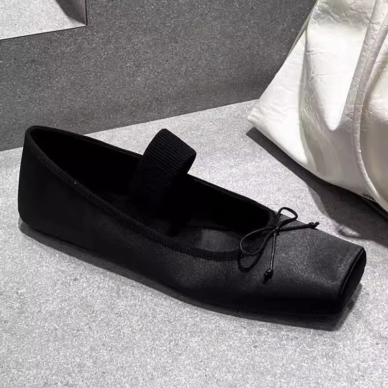 Damen Ballerinas mit elastischem Riemen und quadratischer Zehenform R&B