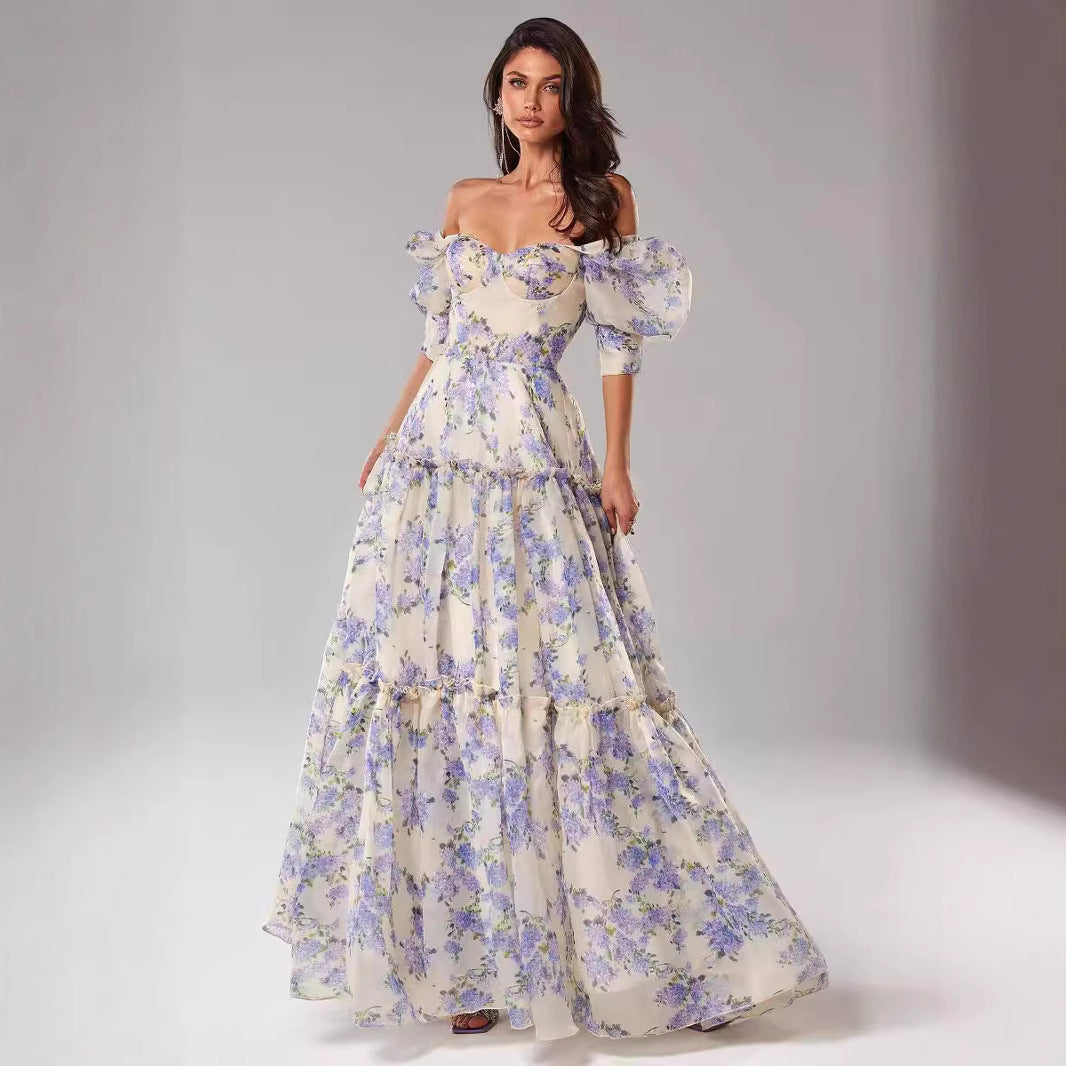 Damen Elegantes Maxikleid mit schulterfreien Rüschenärmeln und floralen Akzenten EB