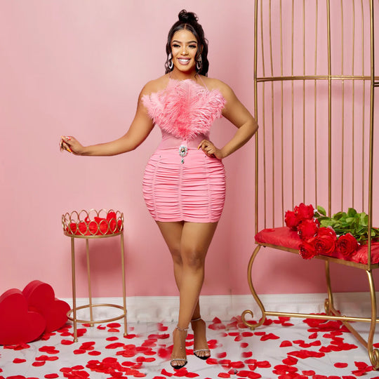 Damen Verführerisches Mini-Kleid mit Federn und Rüschendetails R&B