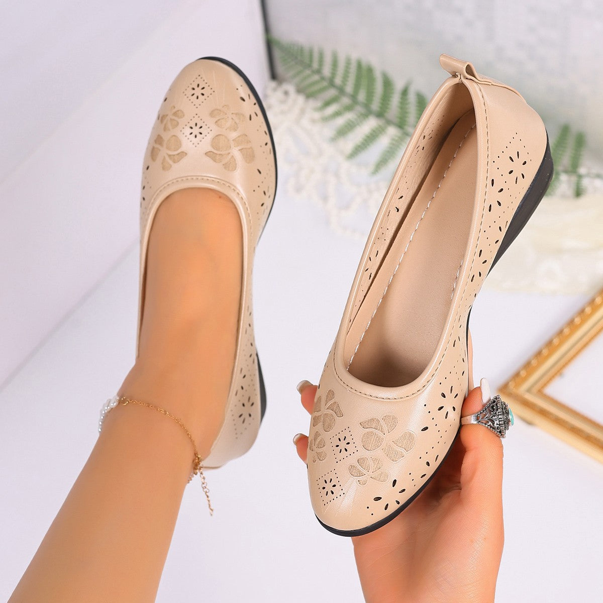Damen Ballerinas mit eleganter Lochmuster-Applikation und rutschfester Sohle R&B