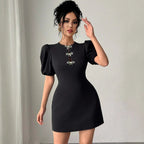 Damen nan kurzes Cocktailkleid mit voluminösen Puffärmeln, Brust-Schlitz und Strass-Clipverschluss R&B