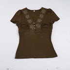 Damen Kurzarmshirt mit dekorativen Knopf- und Stickdetails R&B
