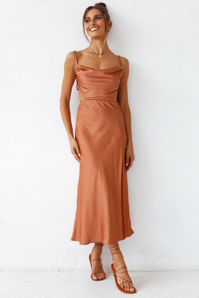 Damen Satin Maxikleid mit elegantem Wickeldesign und raffinierten Rüschen R&B