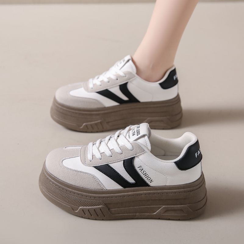 Damen Plateau-Sneaker mit modischer Verzierung
