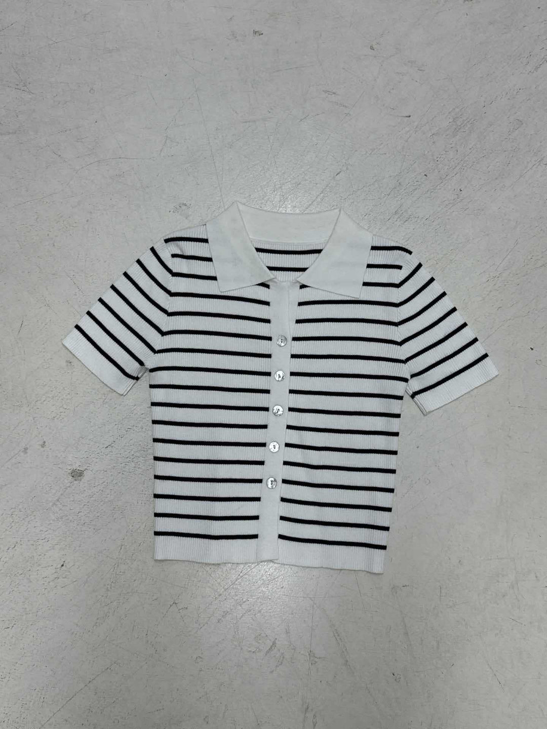 Damen Kurzarmshirt mit klassischem Polokragen und gestreiftem Design R&B