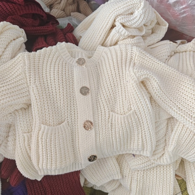 Damen kuschelige Strickjacke mit dekorativen Knöpfen und praktischen Taschen R&B