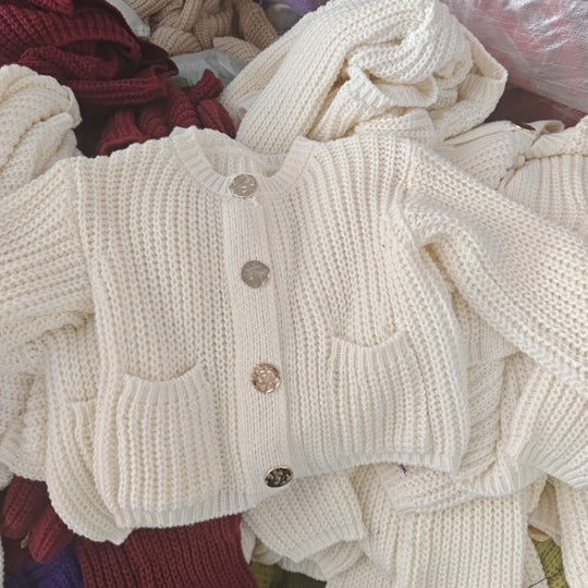 Damen kuschelige Strickjacke mit dekorativen Knöpfen und praktischen Taschen R&B
