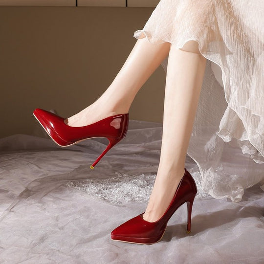 Damen elegante Lackpumps mit spitz zulaufender Silhouette und hohem Absatz R&B