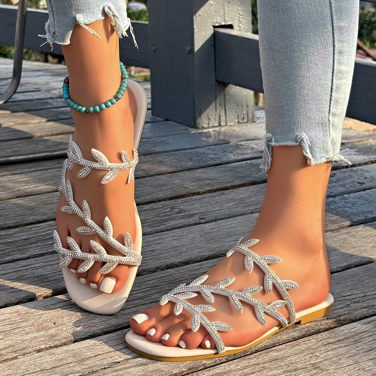 Damen Sandalen mit funkelnden Blattapplikationen und komfortabler Fußbettung R&B