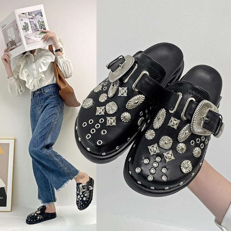 Damen nan verzierte Schlupf-Clogs mit metallischen Conchos, großer Zierschnalle und ergonomischem Fußbett R&B