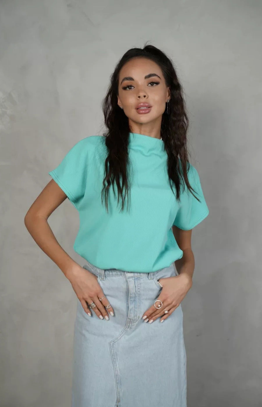 Damen modernes Kurzarm-Oberteil mit hohem Stehkragen und strukturiertem Design R&B