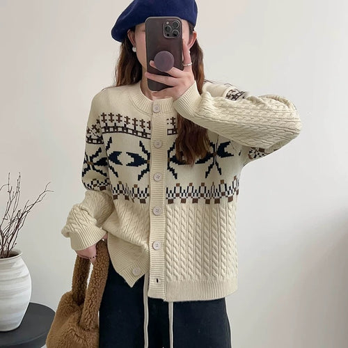 Damen Grobstrick-Cardigan mit dekorativem Zopfmuster und Knopfdetails R&B