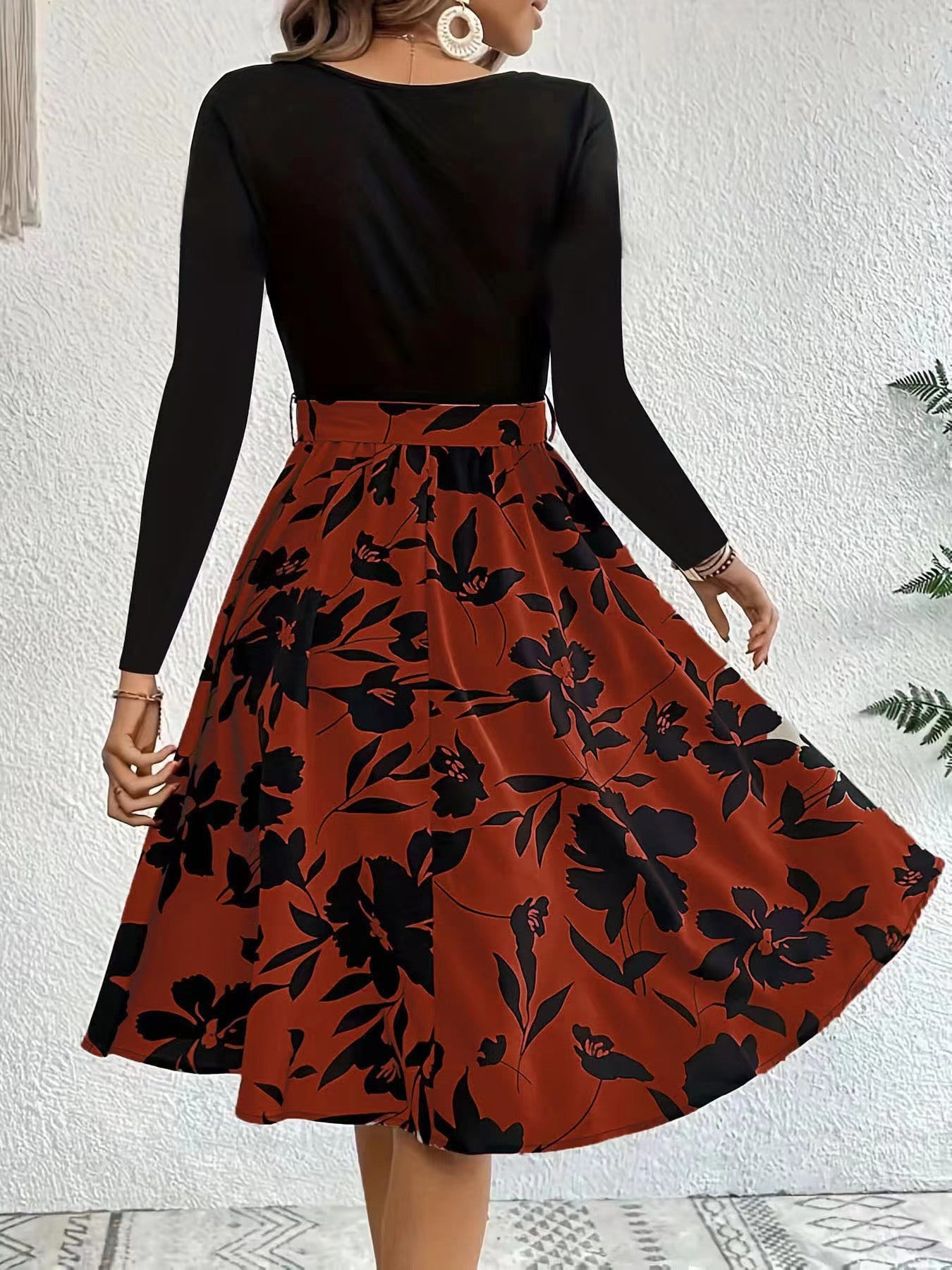 Damen Elegantes Midikleid mit floralem Print und gesmoktem Oberteil R&B