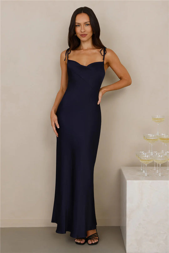 Damen Elegantes Satin-Maxikleid mit verstellbaren Trägern und figurbetontem Schnitt R&B
