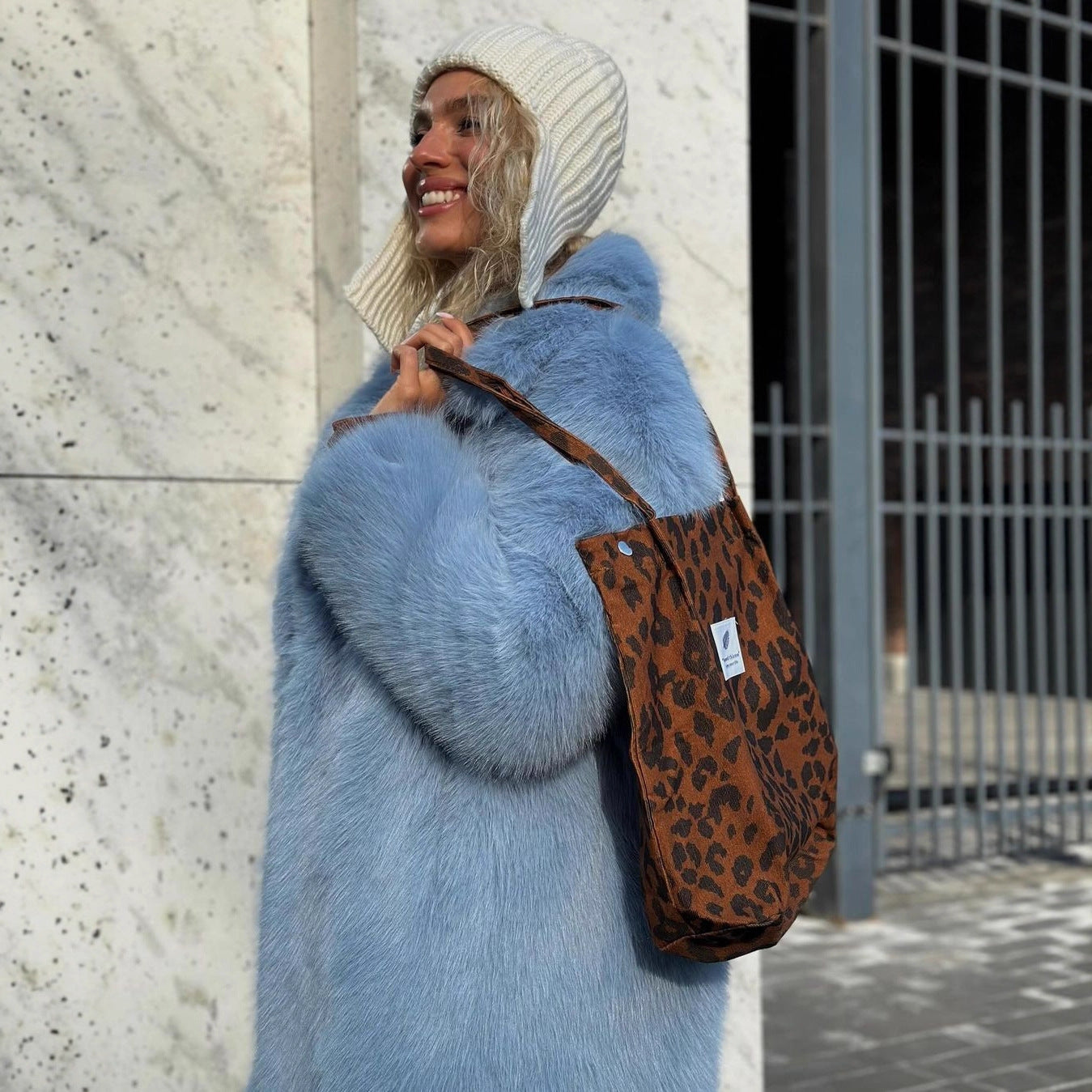 Damen Luxuriöse Kunstfelljacke mit voluminösen Ärmeln R&B