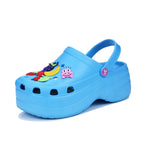 Damen Komfortable Freizeitclogs mit bunten 3D-Anhänger