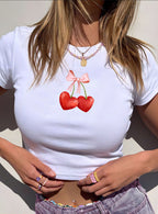 Damen Crop-T-Shirt mit animalistischem Lippenmotiv und auffälligem Schriftzug R&B