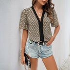 Damen modische Bluse mit V-Ausschnitt und feinem Muster