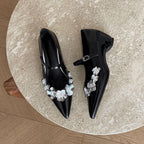 Damen Ballerina-Schuhe mit floralem Dekor und eleganter Riemenverzierung