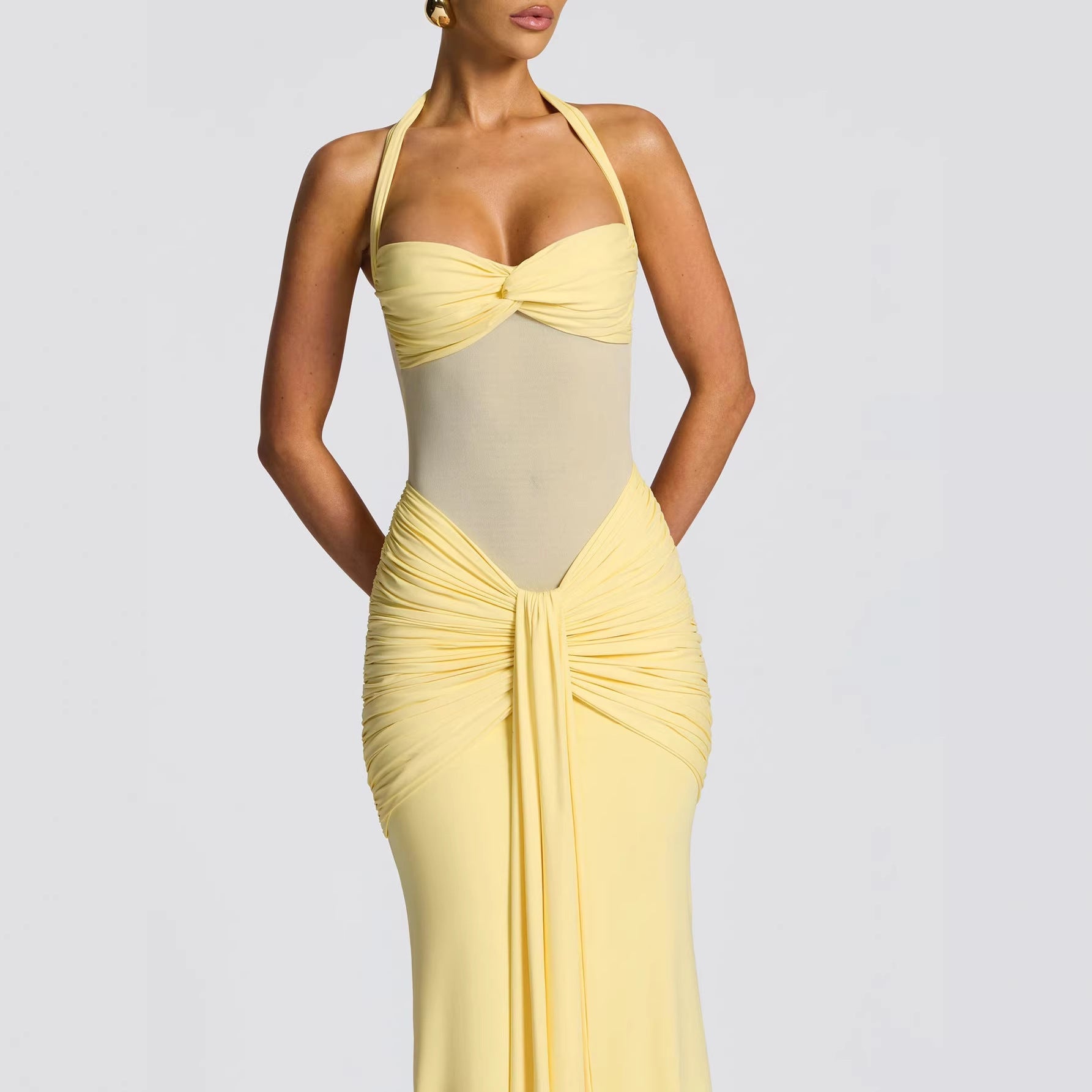 Damen Elegantes Abendkleid mit figurbetontem Schnitt und raffinierten Drapierungen R&B
