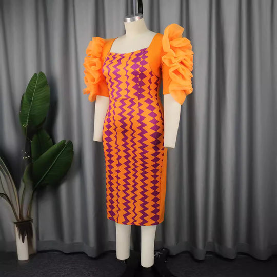 Damen figurbetontes Kleid mit auffälligen Volantärmeln und geometrischem Muster R&B