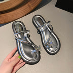 Damen elegante Flip-Flops mit funkelnden Schmetterlingsapplikationen EB