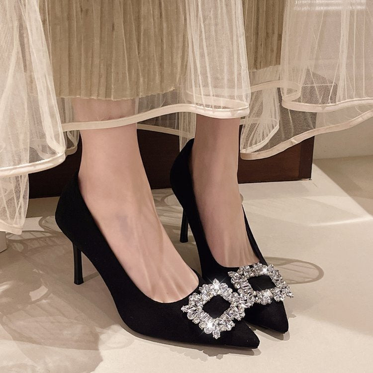 Damen elegante Pumps mit funkelndem Schmuckdetail R&B