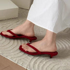 Damen elegante Strandsandalen mit schmalen Riemen von