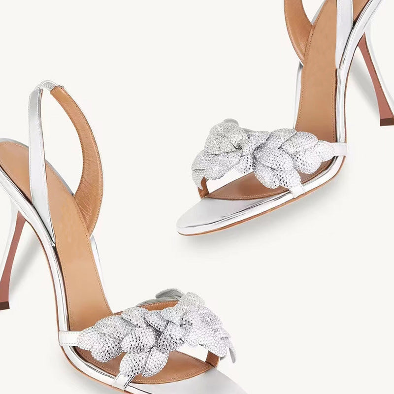 Femme Strappy High-Heeled Sandalen mit dekorativen Knotendetails R&B