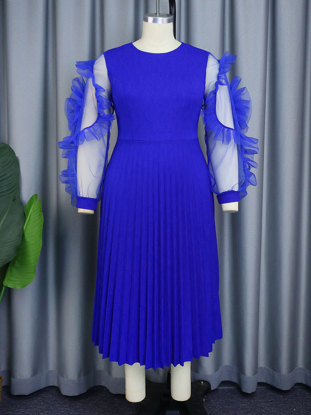 Damen plissiertes Kleid mit voluminösen Tüllärmeln R&B