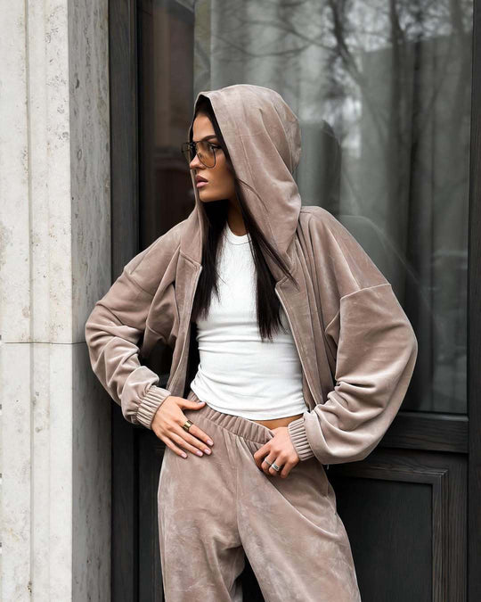 Damen sportliches Velours-Loungewear-Set mit praktischer Kapuze und elastischen Bündchen R&B