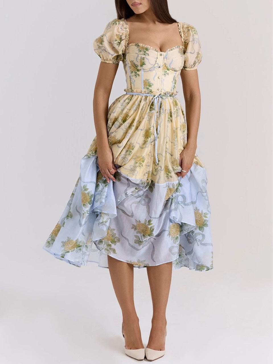 Damen Midi-Kleid mit verspielt floralen Details und Puffärmeln R&B