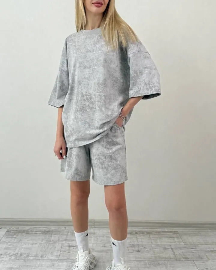 Damen elegantes Freizeit-Set aus locker sitzendem T-Shirt und kurzen Pants R&B