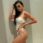 Damen Bandeau-Bikini mit spielerischen Riemchen und Luxus-Applikation R&B