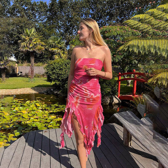 Damen elegantes Rüschenkleid mit trägerlosem Oberteil und asymmetrischem Saum R&B
