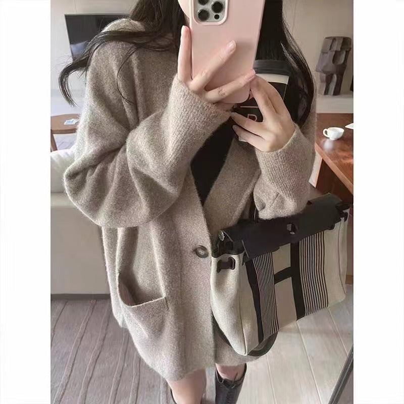 Damen Gemütlicher Strickcardigan mit großen Taschen und asymmetrischem Schnitt R&B