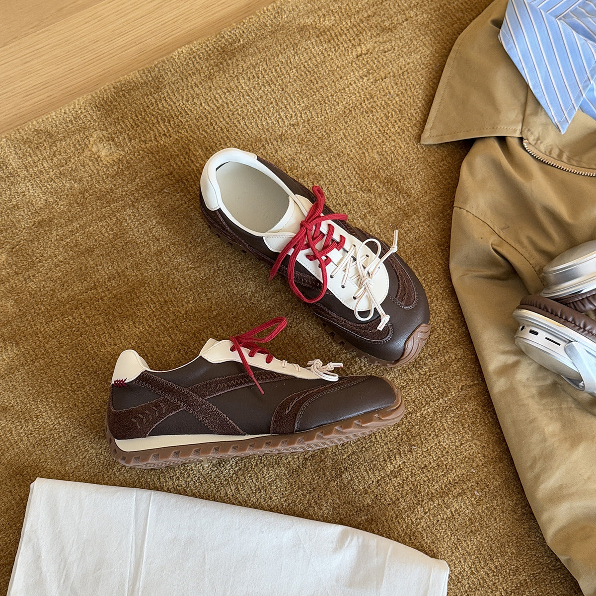 Damen modische Sneaker mit doppeltem Schnürsystem und atmungsaktiver Sohle
