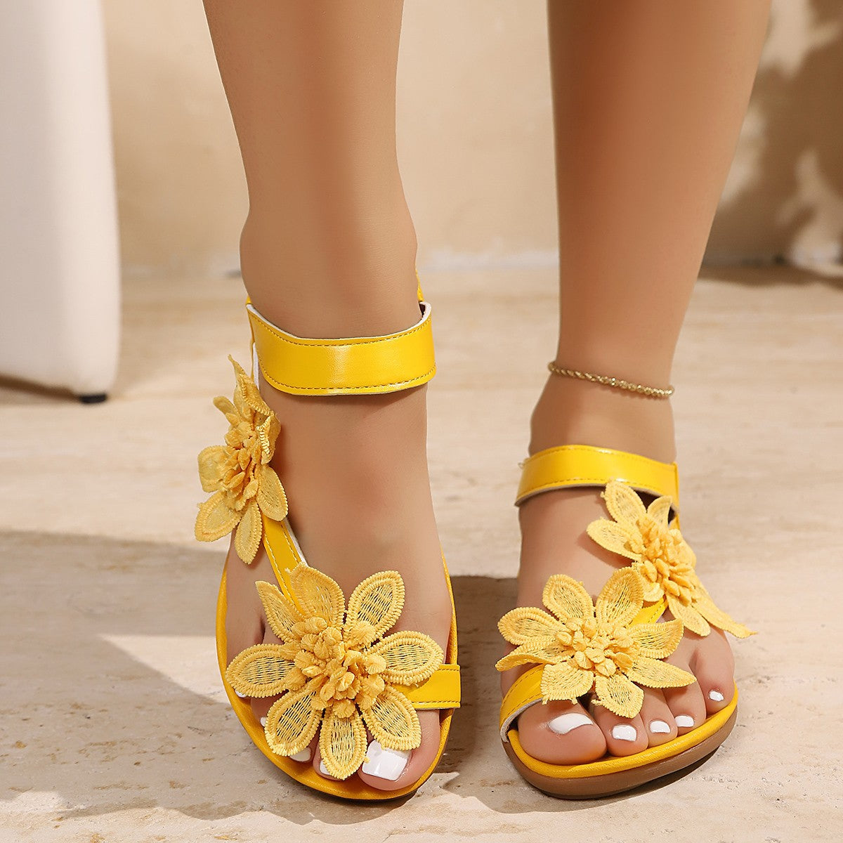 Damen Sandalen mit floralem Dekor und elastischen Riemen R&B