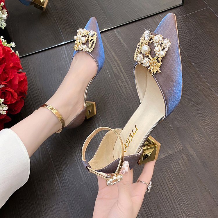 Damen Slingback-Pumps mit eleganter Perlenverzierung und Blockabsatz