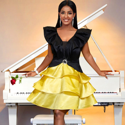 Damen Cocktailkleid mit voluminösem Rüschensaum und elegantem V-Ausschnitt R&B