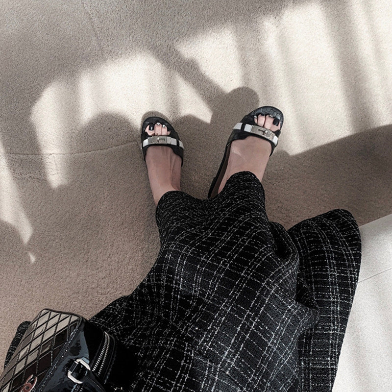 Damen Elegante Zehentrenner-Sandalen mit glänzenden Metallakzenten R&B