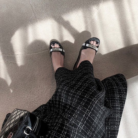 Damen Elegante Zehentrenner-Sandalen mit glänzenden Metallakzenten R&B