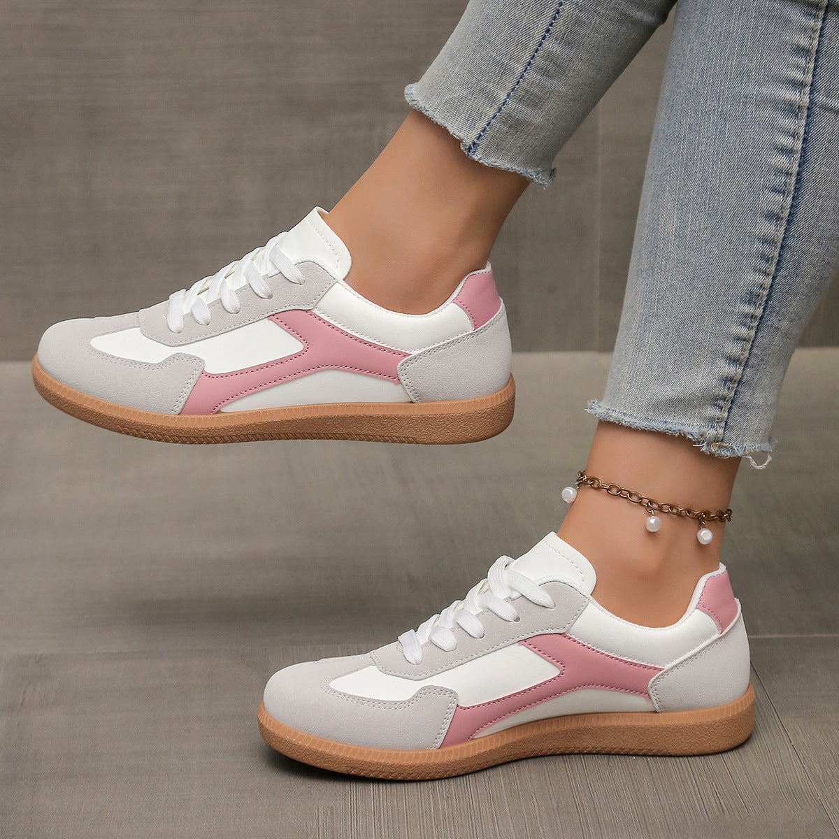Damen sportliche Sneakers im Retro-Stil mit atmungsaktiver Oberflächenstruktur und rutschfester Sohle R&B