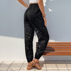 Damen Freizeithose mit floralem Samtlook und elastischem Bund