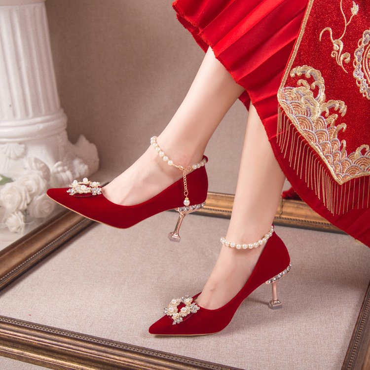 Damen elegante spitze Pumps mit funkelndem Schmuckdetail R&B