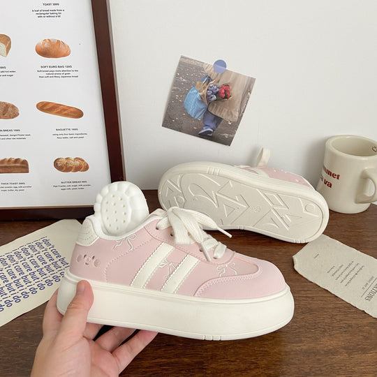 Damen Sportliche Plateau-Sneakers mit verspielten Applikationen R&B