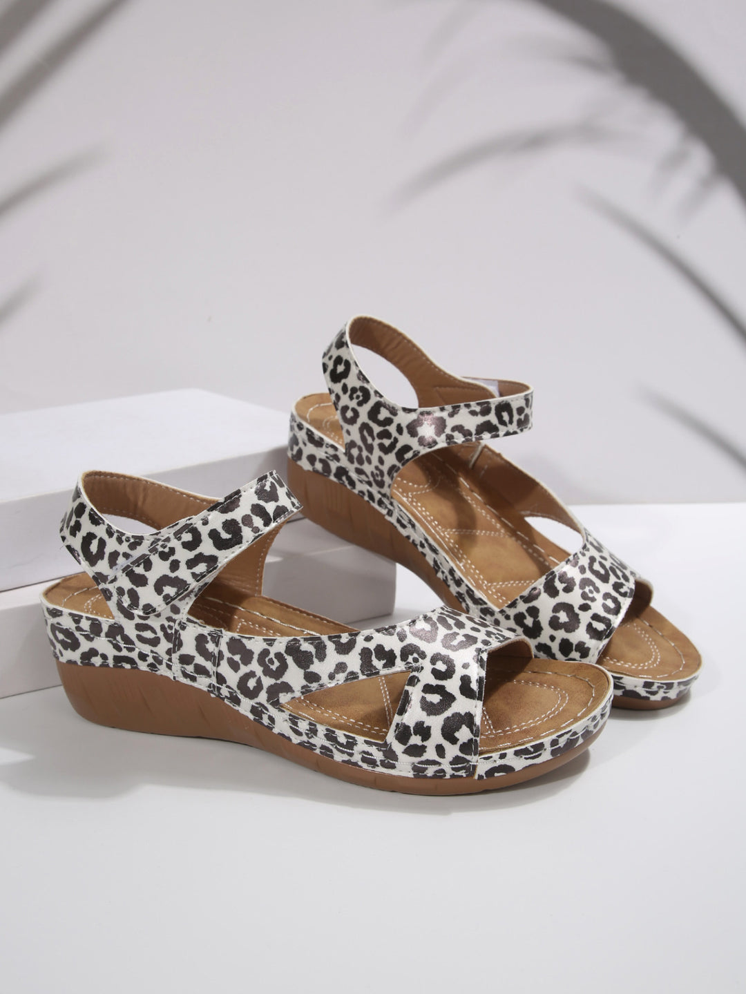 Damen Komfortable Sandalen mit verstellbaren Riemen R&B