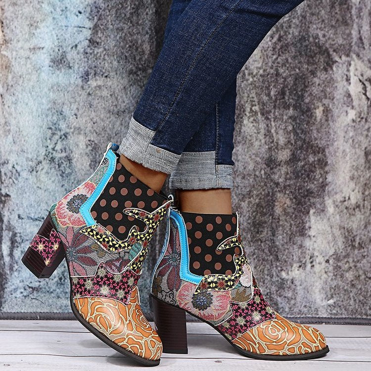 Damen Elegante Stiefeletten mit floralen Mustern und dekorativen Knöpfen R&B