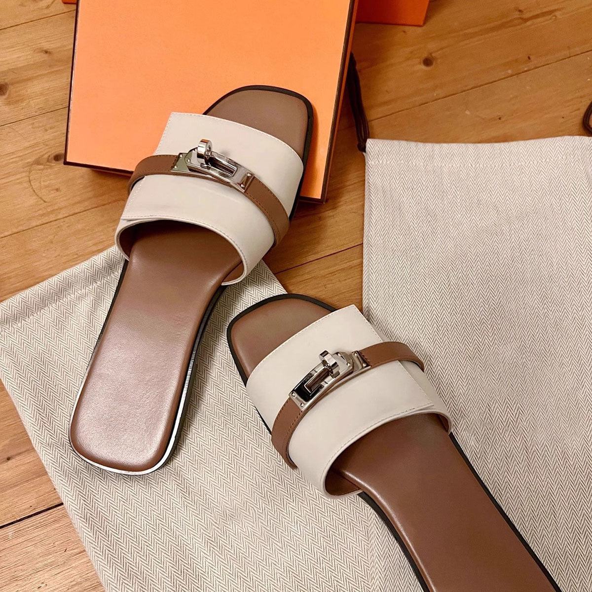 Damen Komfortable Slides mit modischem Riemendesign R&B