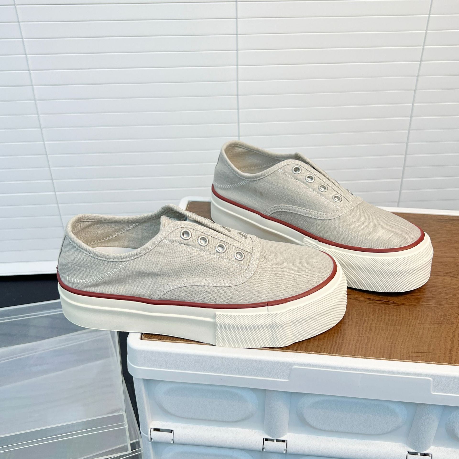 Damen Freizeit Sneaker aus leichtem Textil mit rutschfester Sohle R&B